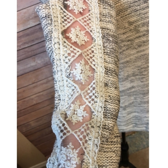 Miracle USA Lace Snowflake Sweater Size S/M NWT - Picture 3 of 5